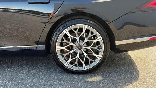2025 Genesis G90 3.5T e-SC