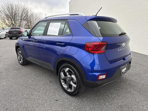 2024 Hyundai VENUE SEL