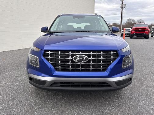 2024 Hyundai VENUE SEL