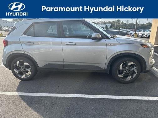 2022 Hyundai VENUE SEL