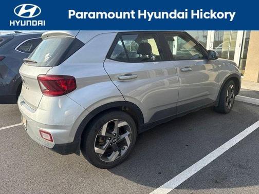 2022 Hyundai VENUE SEL