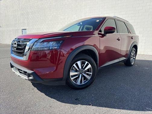 2022 Nissan Pathfinder SL