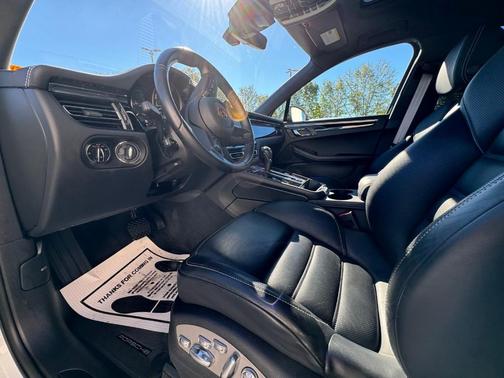 2024 Porsche Macan 