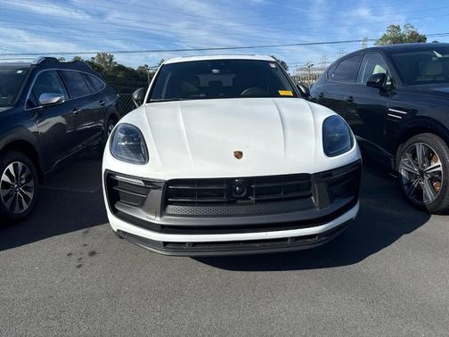 2024 Porsche Macan T