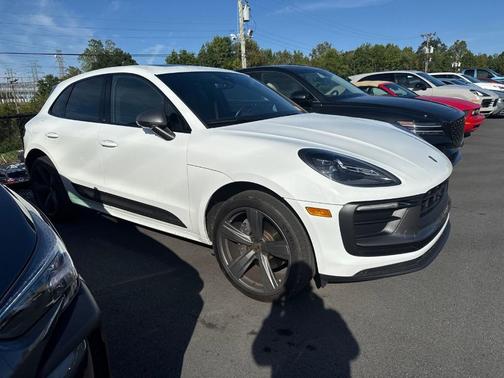 2024 Porsche Macan T