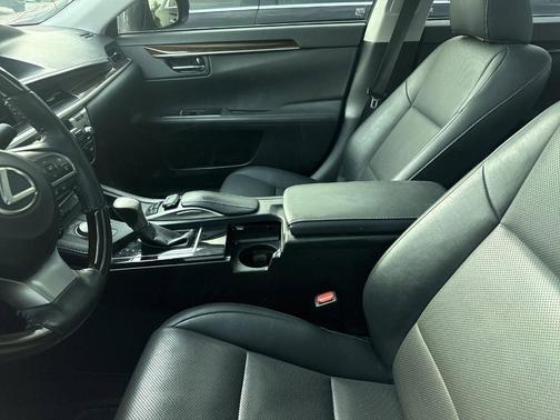 2017 Lexus ES 350 Base