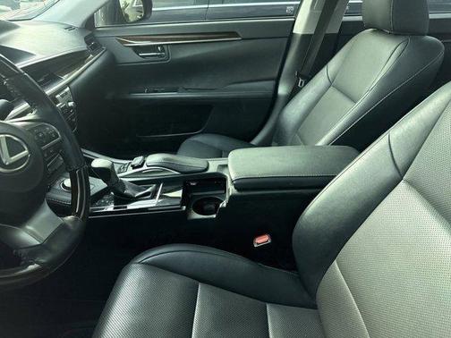 2017 Lexus ES 350 Base