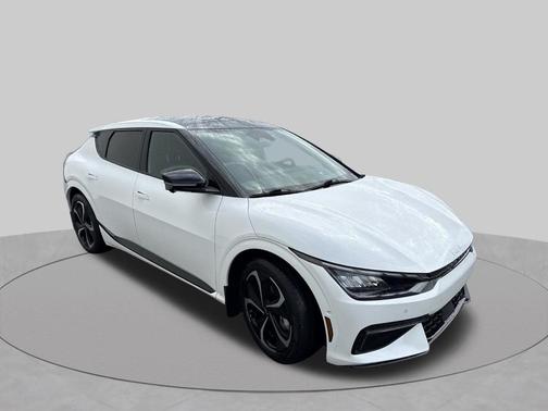 Snow White Pearl 2023 Kia EV6 GT-Line