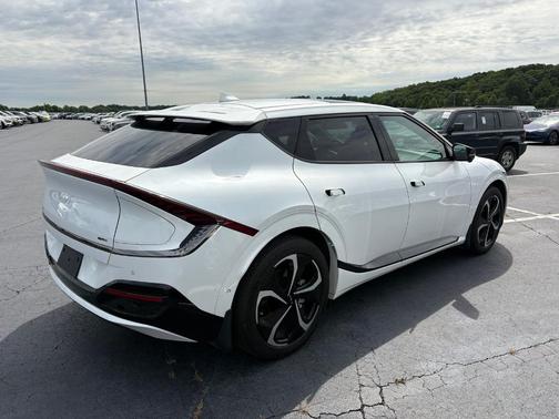 Snow White Pearl 2023 Kia EV6 GT-Line