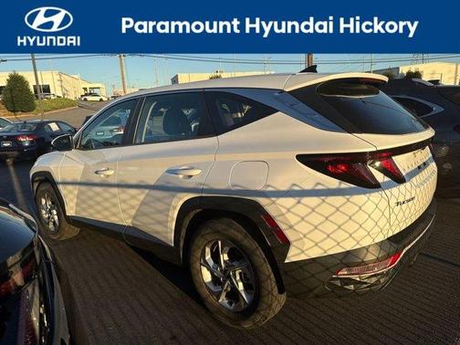 2022 Hyundai TUCSON SE