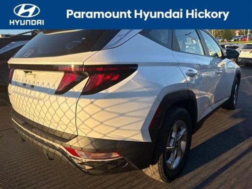 2022 Hyundai TUCSON SE