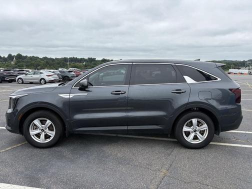2024 Kia Sorento LX