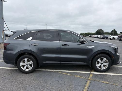 2024 Kia Sorento LX