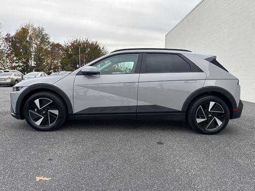 2025 Hyundai IONIQ 5 SEL