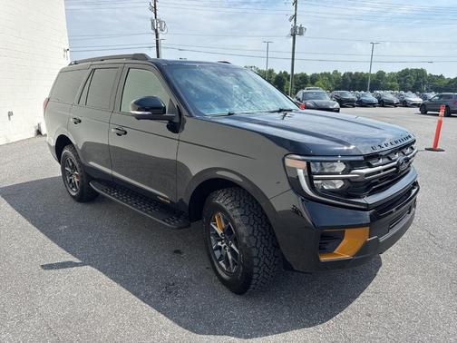 Agate Black 2025 Ford Expedition Tremor