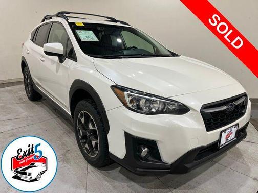 Crystal White Pearl 2019 Subaru Crosstrek 2.0i Premium