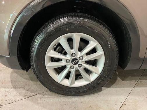 Dragon Brown 2019 Kia Sorento LX