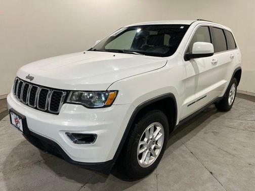 Bright White Clearcoat 2018 Jeep Grand Cherokee Laredo
