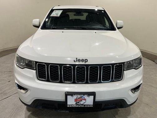 Bright White Clearcoat 2018 Jeep Grand Cherokee Laredo