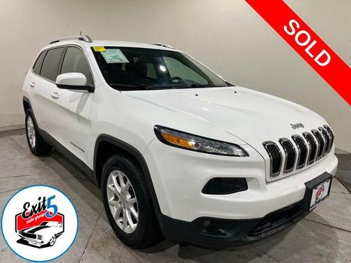 Bright White Clearcoat 2017 Jeep Cherokee Latitude