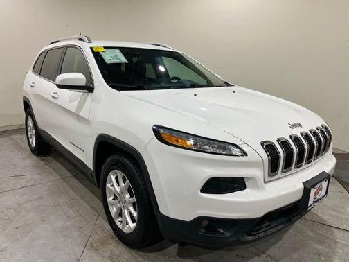Bright White Clearcoat 2017 Jeep Cherokee Latitude