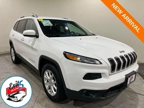 Bright White Clearcoat 2017 Jeep Cherokee Latitude