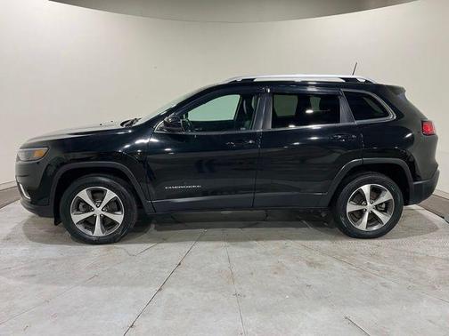 Diamond Black Crystal Pearlcoat 2020 Jeep Cherokee Limited