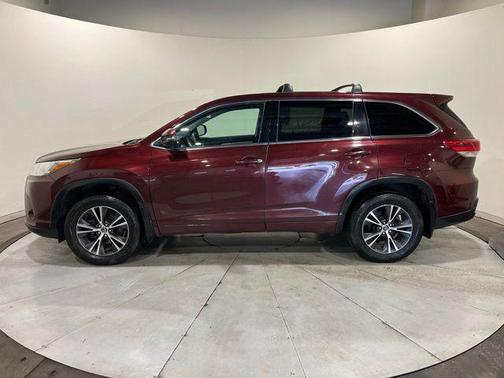 Ooh La La Rouge Mica 2018 Toyota Highlander LE