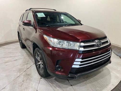 Ooh La La Rouge Mica 2018 Toyota Highlander LE