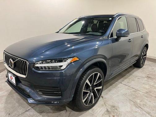 2021 Volvo XC90 T6 Momentum
