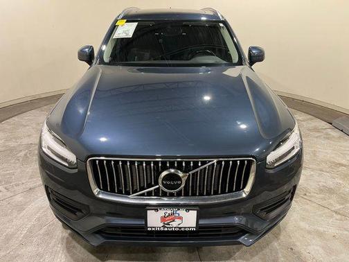 2021 Volvo XC90 T6 Momentum