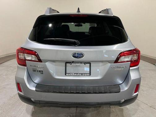 Ice Silver Metallic 2016 Subaru Outback 2.5i Premium