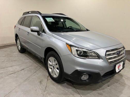 Ice Silver Metallic 2016 Subaru Outback 2.5i Premium