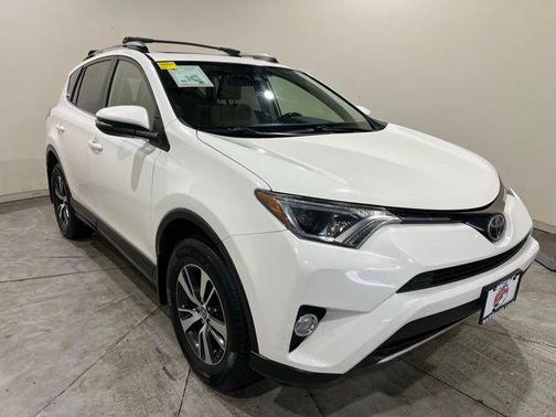 Super White 2017 Toyota RAV4 XLE