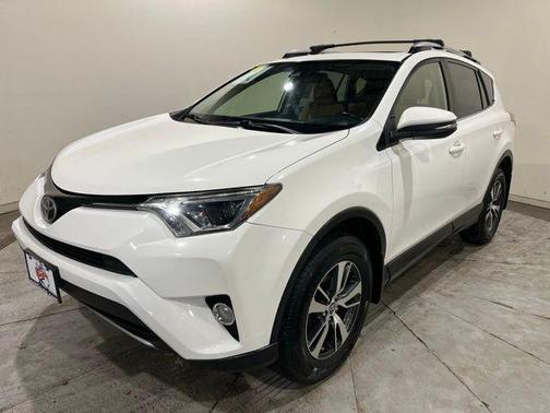 Super White 2017 Toyota RAV4 XLE