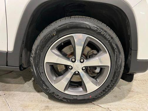 Bright White Clearcoat 2020 Jeep Cherokee Limited