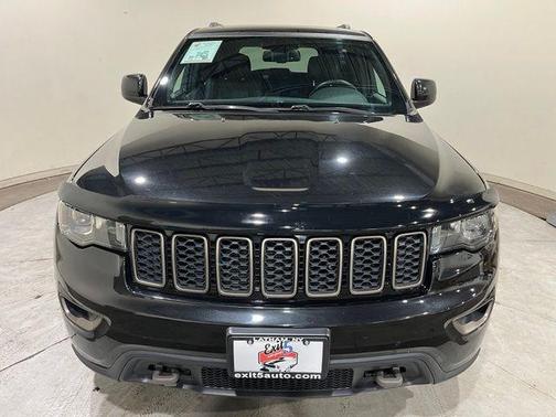 Brilliant Black Crystal Pearlcoat 2016 Jeep Grand Cherokee Laredo