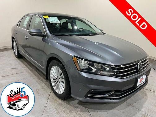 2016 Volkswagen Passat 1.8T SE