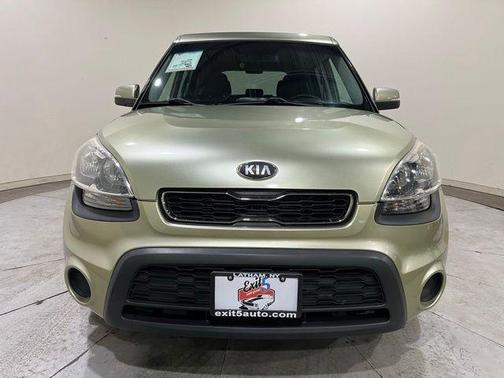 Alien Pearl Metallic 2013 Kia Soul +