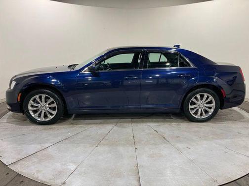2016 Chrysler 300 Limited
