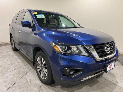 2017 Nissan Pathfinder SL