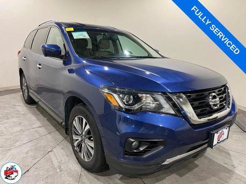 2017 Nissan Pathfinder SL