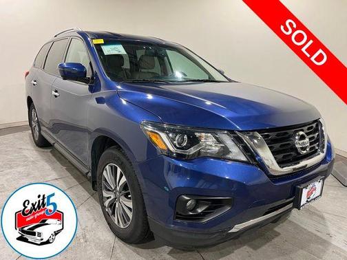 2017 Nissan Pathfinder SL