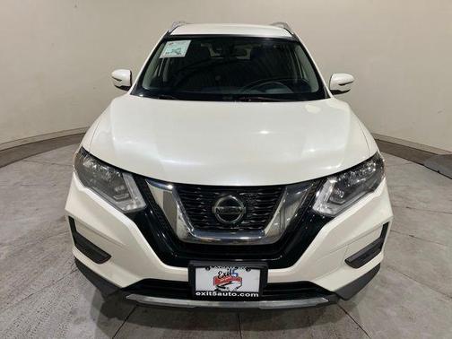 Pearl White Tricoat 2019 Nissan Rogue SV