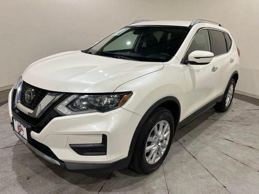 Pearl White Tricoat 2019 Nissan Rogue SV