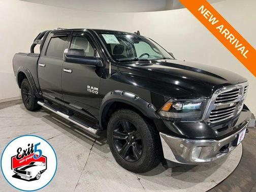 Brilliant Black Crystal Pearlcoat 2017 RAM 1500 Big Horn