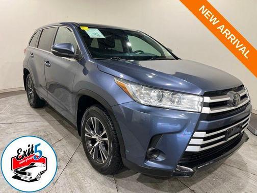 Blue 2018 Toyota Highlander LE