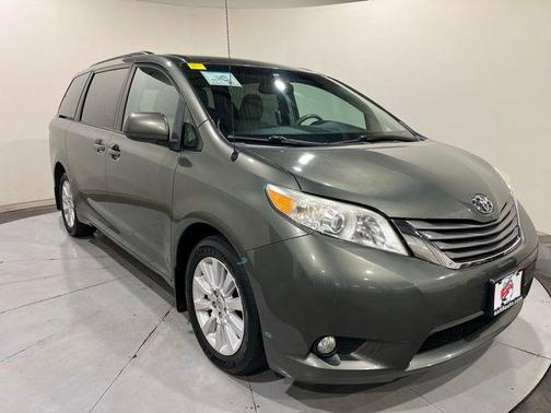 2014 Toyota Sienna XLE