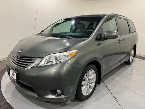 2014 Toyota Sienna XLE