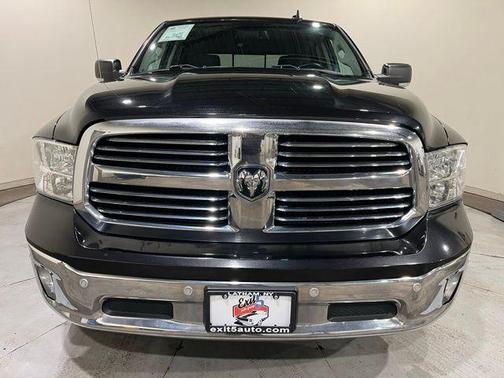 Brilliant Black Crystal Pearlcoat 2016 RAM 1500 Big Horn